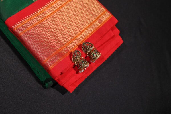 Green-With-Red-Paythani-Kadiyal-Silk-Saree