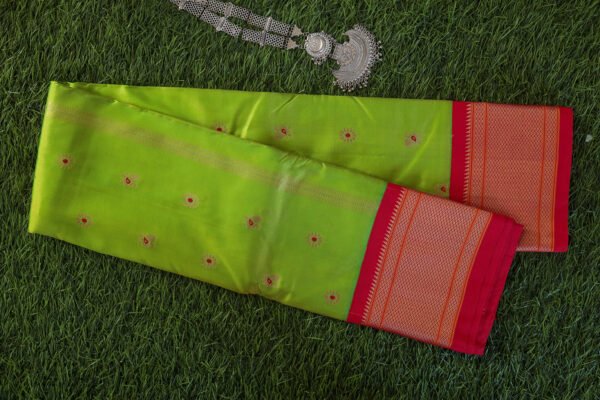 Parrot Green With Red Border - Kadiyal Silk Saree - Image 2
