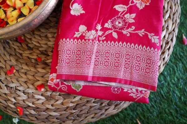Red Georgette Saree In jaal design - Image 2